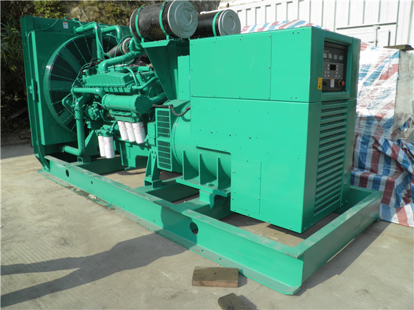 萝北发电车出租-柴油发电机组在使用的过程中应该做好哪些防护工作