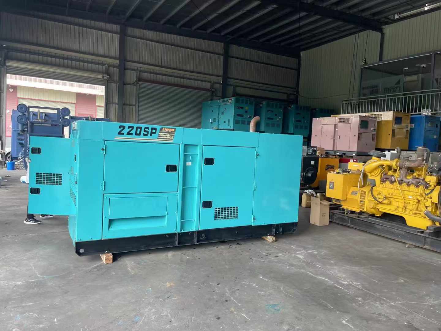 萝北800kW 柴油发电机的输出电流波动范围是多少？